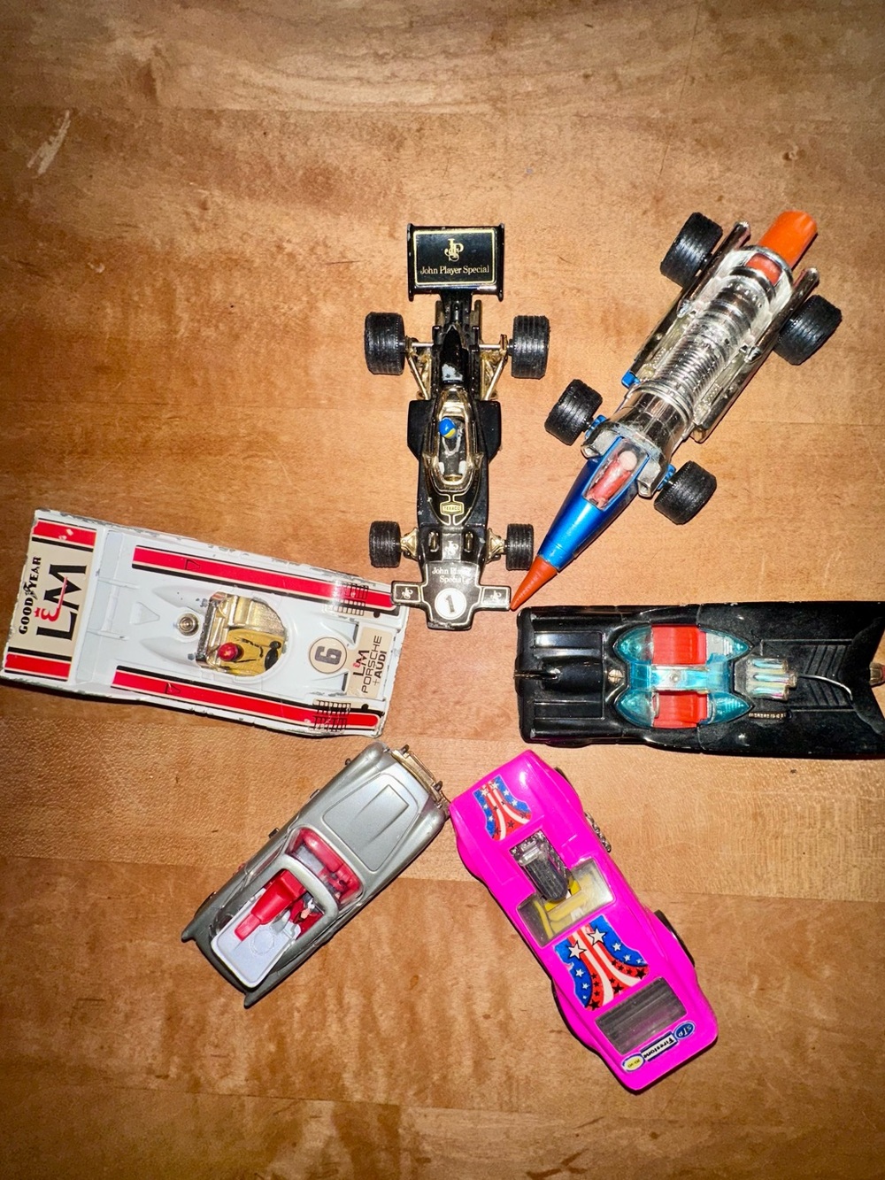 Corgi (5) and Matchbox (1) collection used Batmobile James Bond Aston DB5